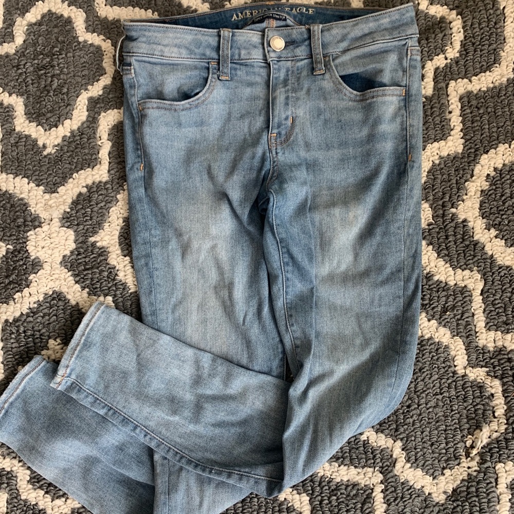 AMERICAN EAGLE light wash skinny jeggings